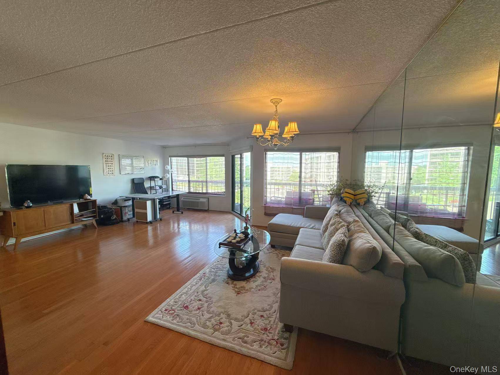 100 High Point DR #501, Hartsdale, NY 10530