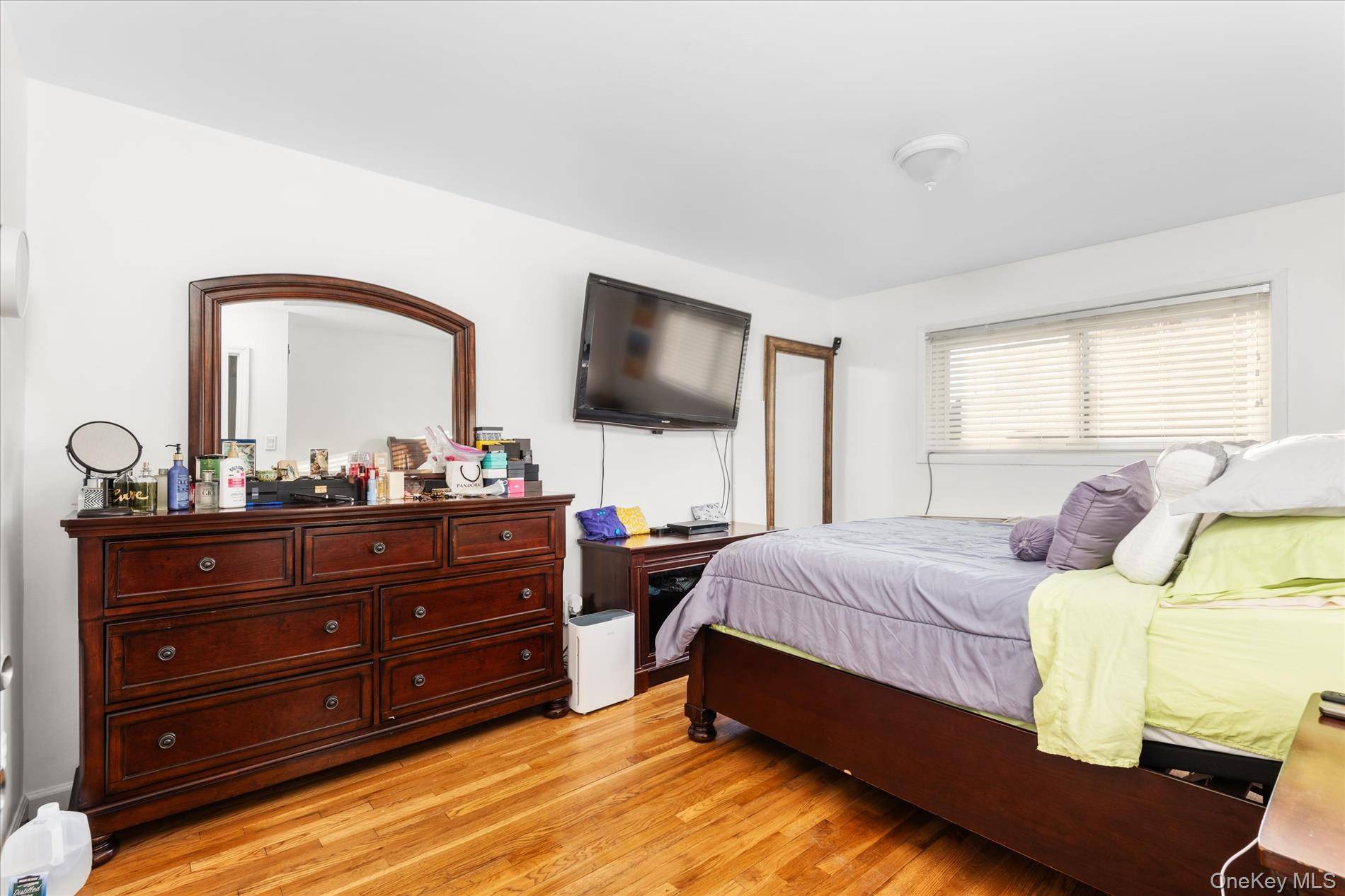 151-42 82nd ST, Howard Beach, NY 11414