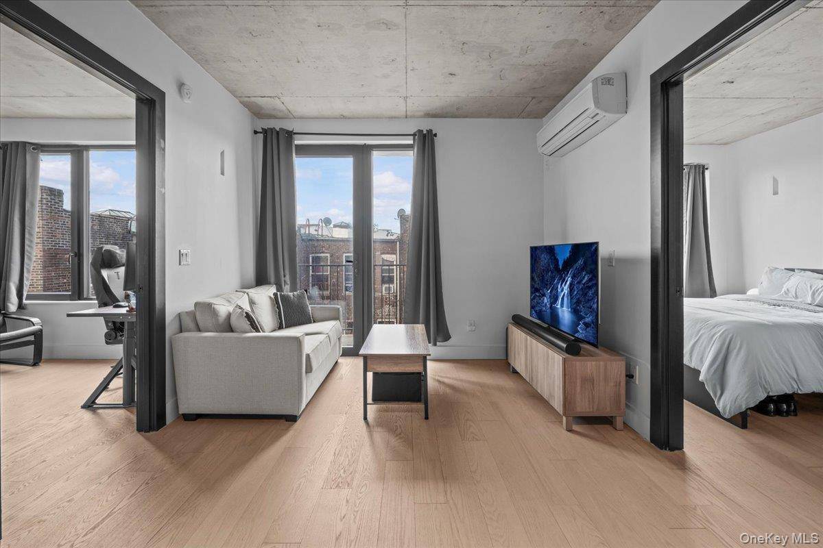 458 E 25th St #305, Brooklyn, NY 11226
