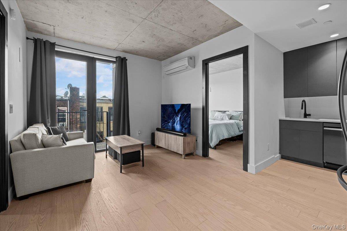 458 E 25th St #305, Brooklyn, NY 11226