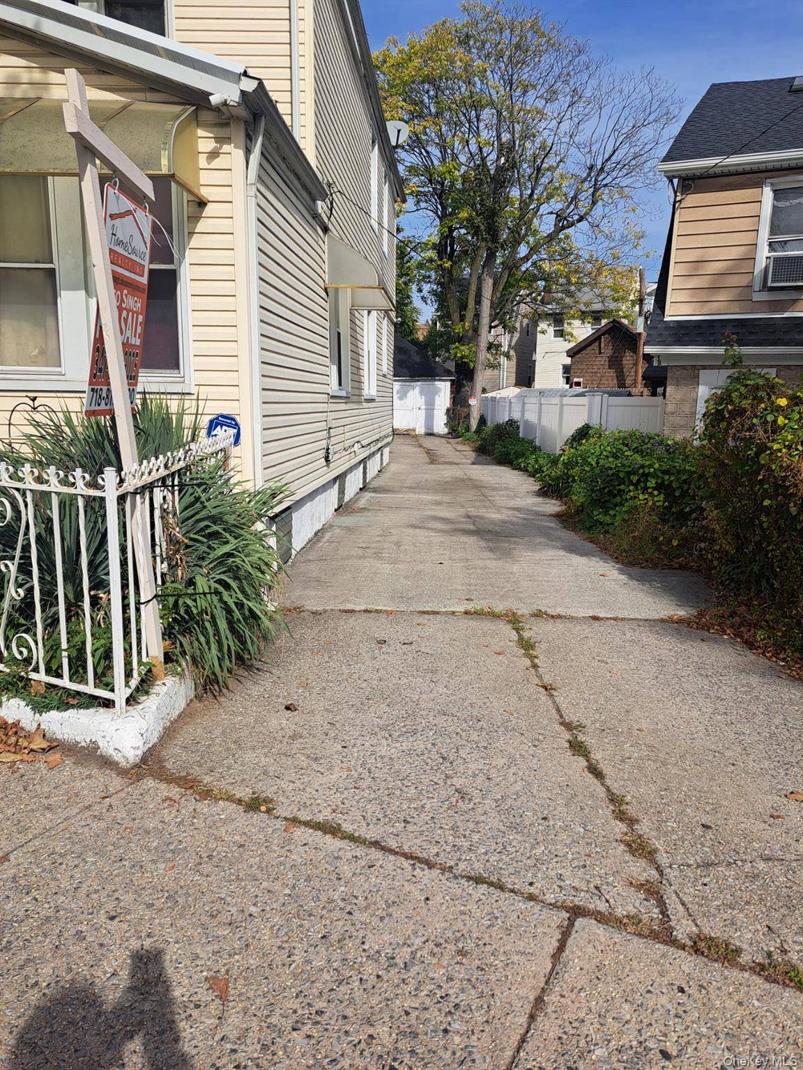 107-15 Van Wyck EXPY, Jamaica, NY 11435