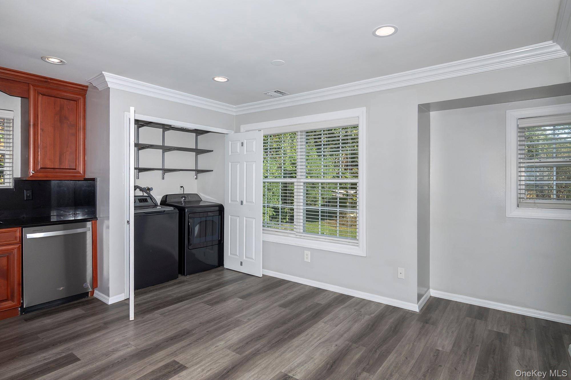 145 Horizon View DR #145, Farmingville, NY 11738