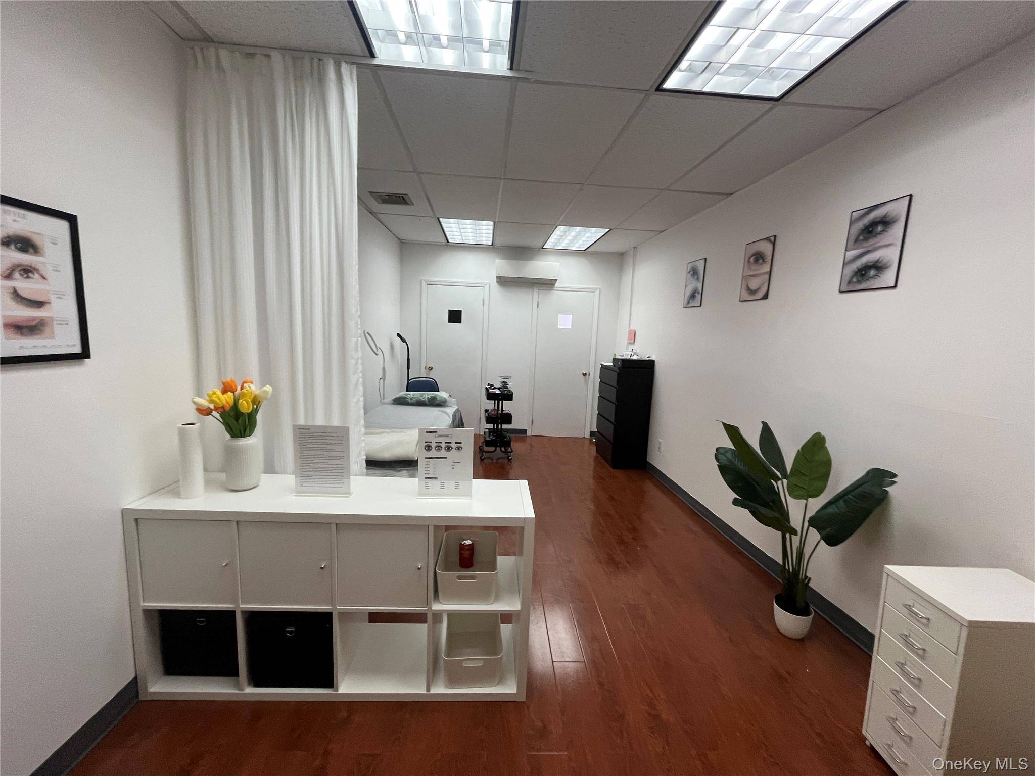 251-11 Northern Blvd #2E, Little Neck, NY 11362