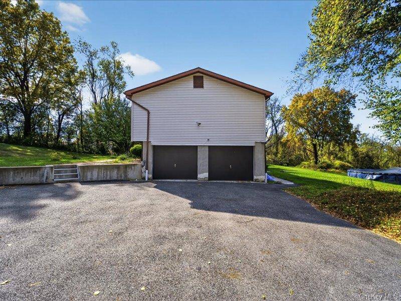50 Cunningham LN, Poughquag, NY 12570
