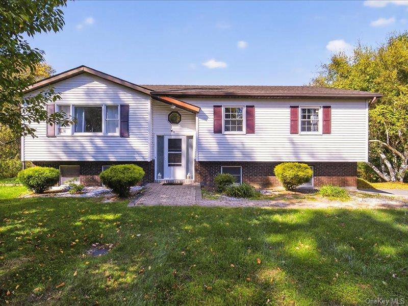 50 Cunningham LN, Poughquag, NY 12570