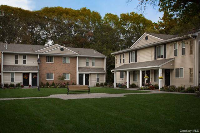 3 Country Club DR #39B, Coram, NY 11727