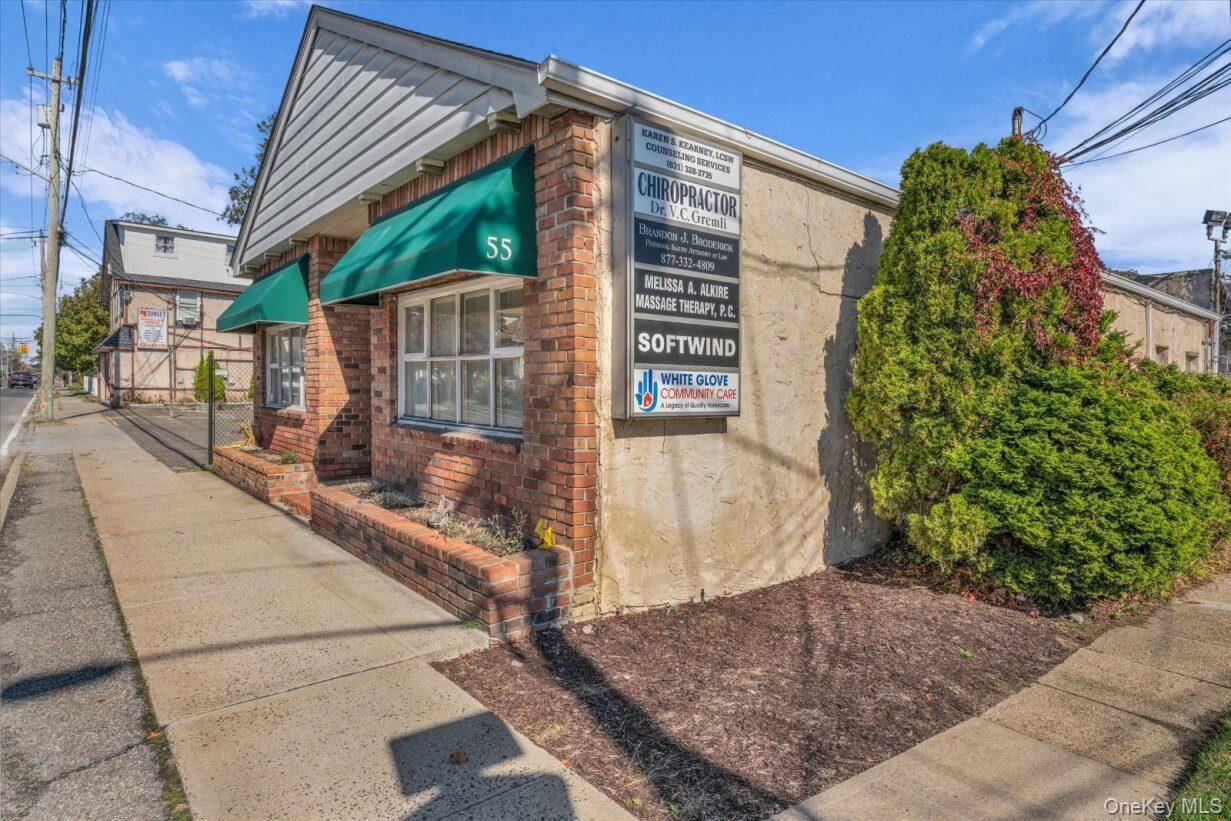 55 Carleton AVE, East Islip, NY 11730
