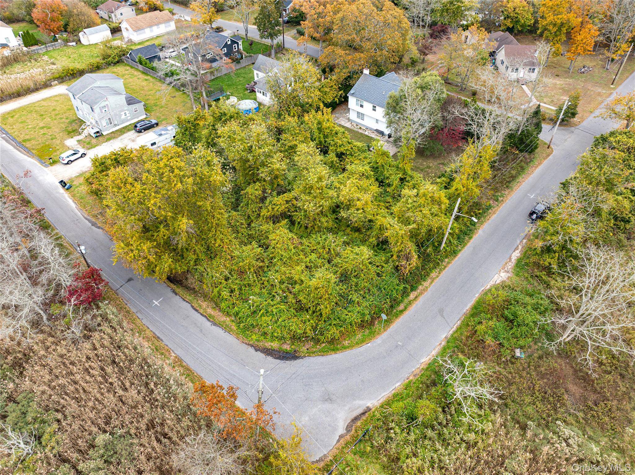 W Riviera RD, Mastic Beach, NY 11951