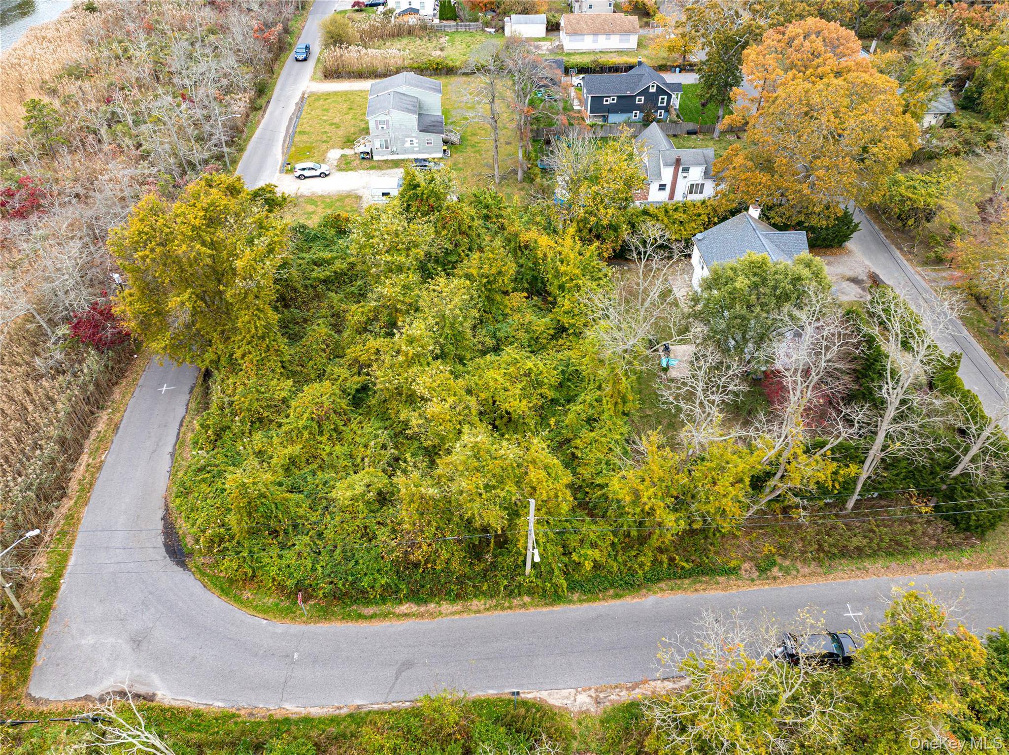 W Riviera RD, Mastic Beach, NY 11951