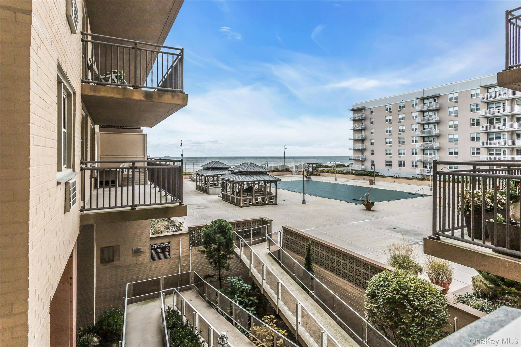 25 Neptune BLVD #2E, Long Beach, NY 11561