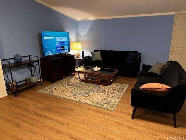 8 Dartmouth CT, Loch Sheldrake, NY 12759