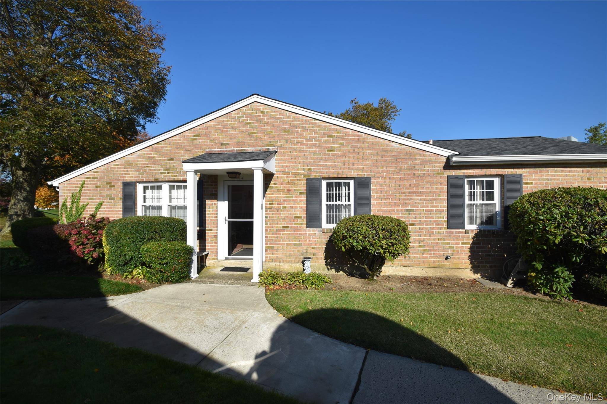 44 Harbor RD, Amityville, NY 11701