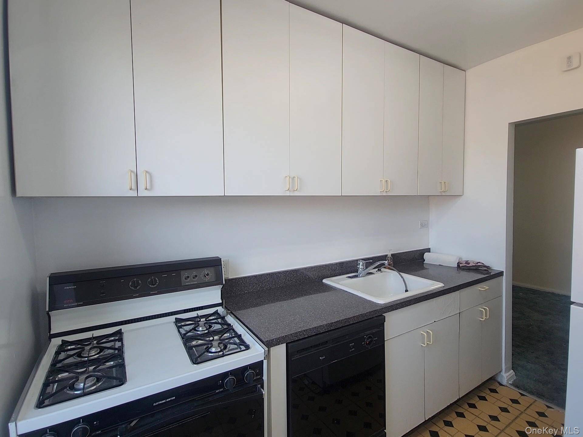 90-09 Northern BLVD #605, Jackson Heights, NY 11372