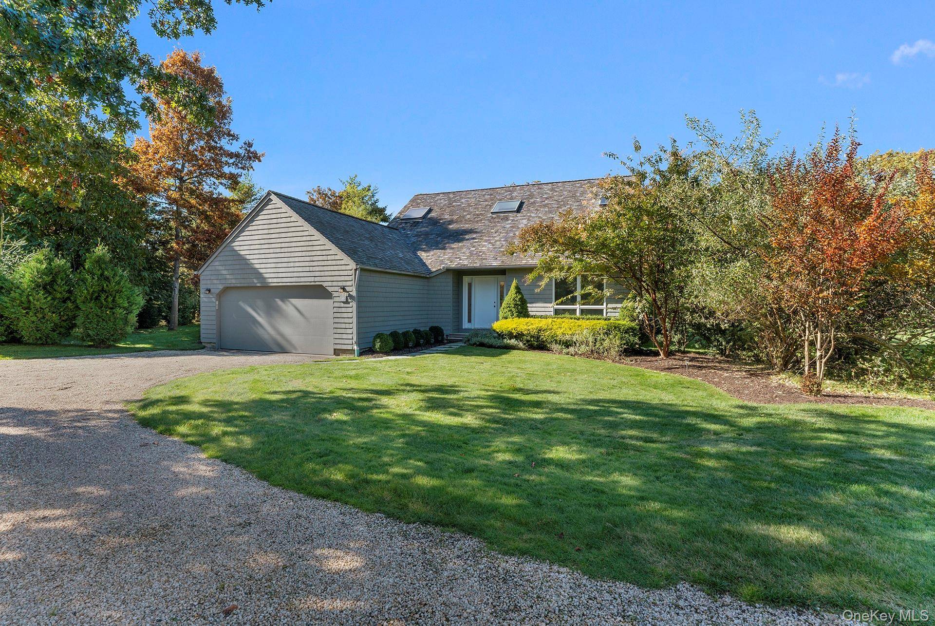 45 Huckleberry LN, East Hampton, NY 11937