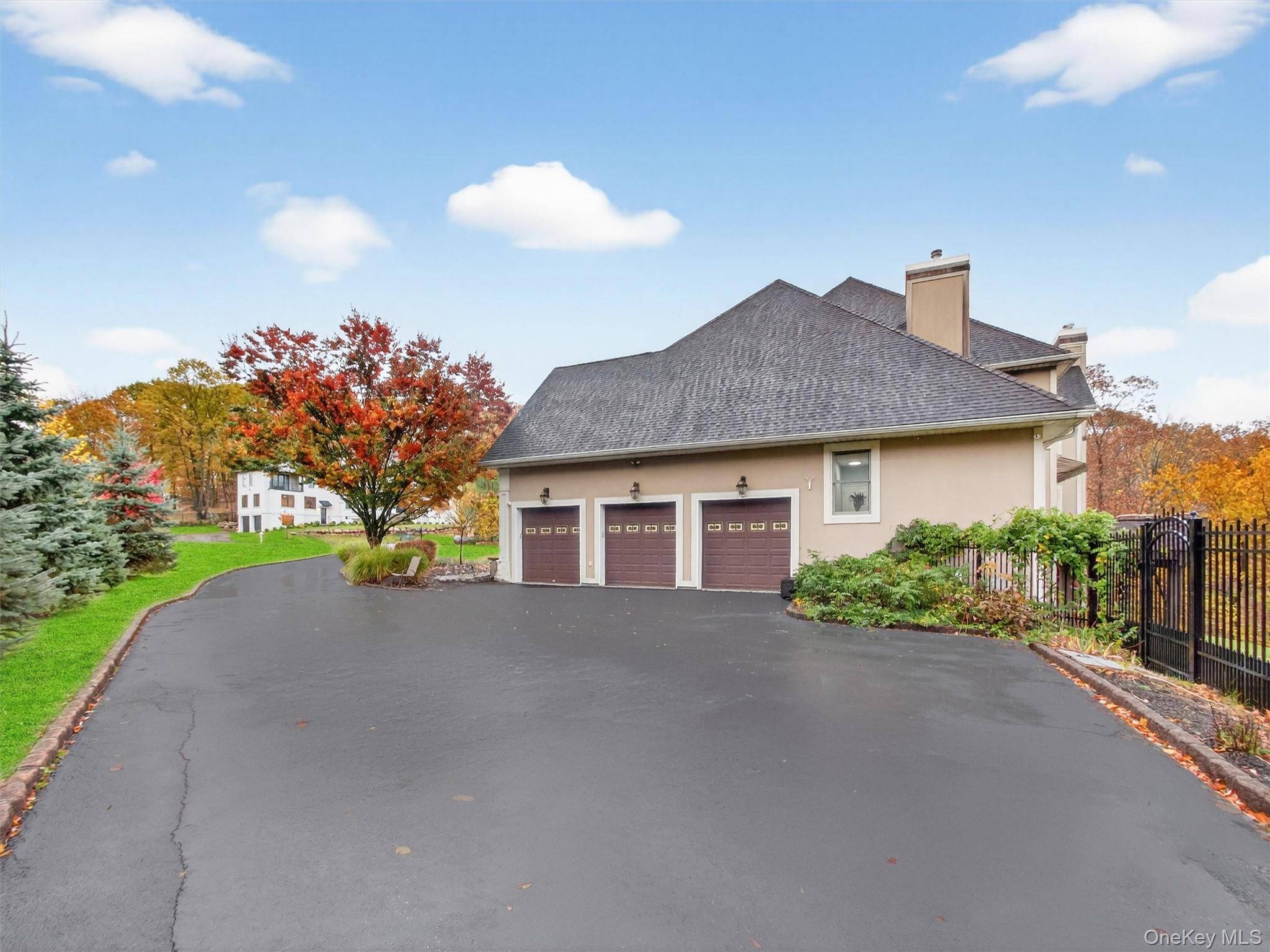 15 Beaver Pond CT, Stony Point, NY 10980