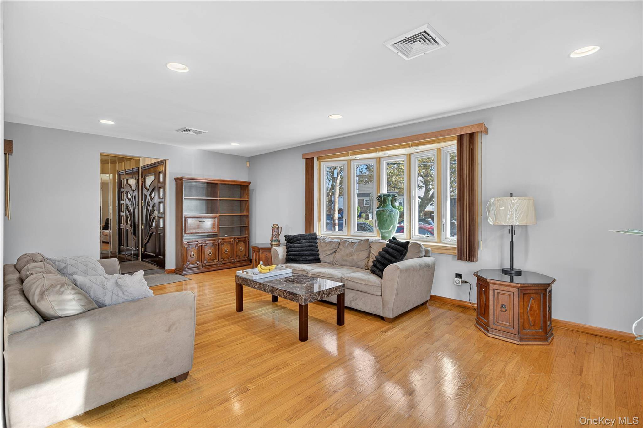 200 Mallory AVE, Staten Island, NY 10305