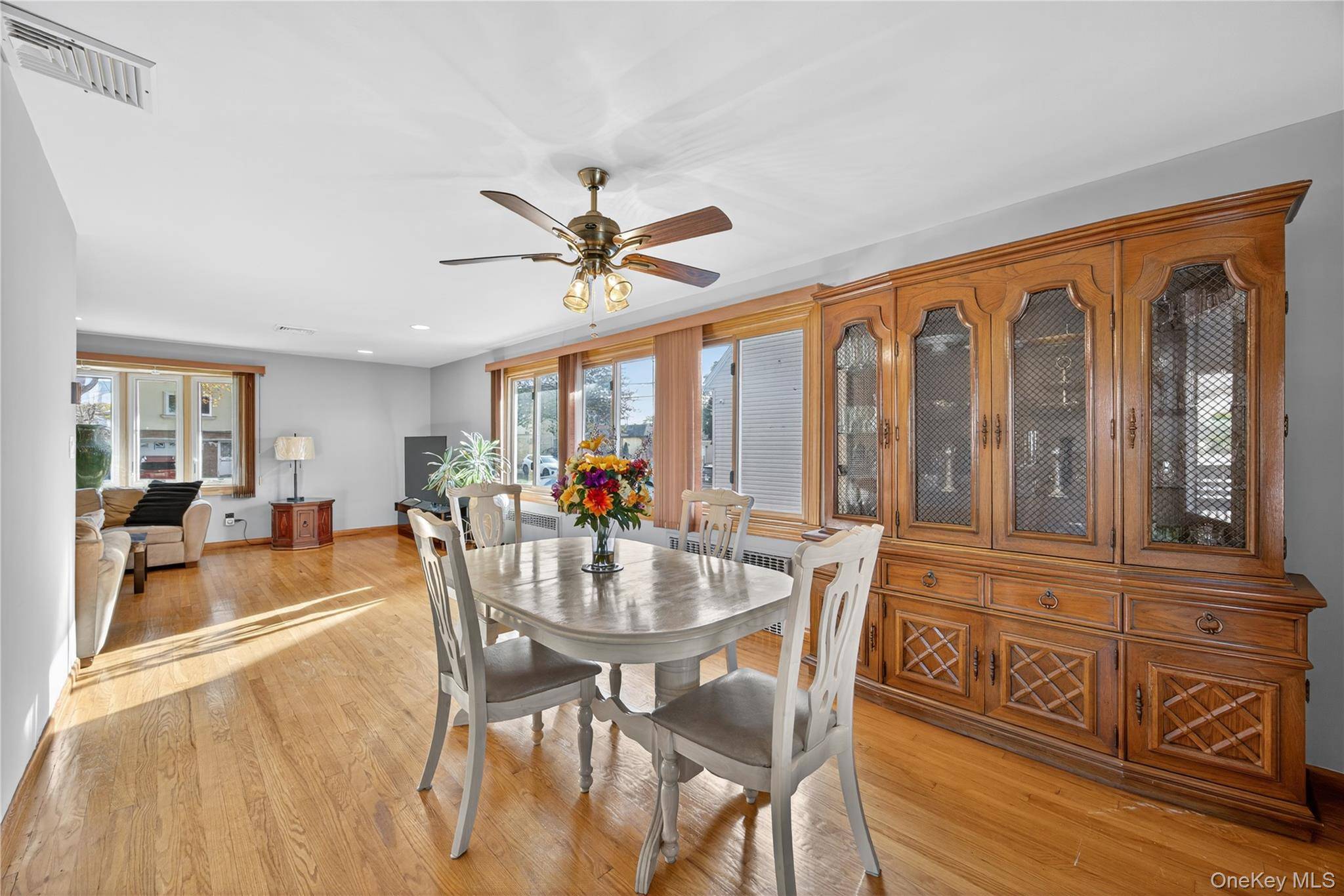 200 Mallory AVE, Staten Island, NY 10305