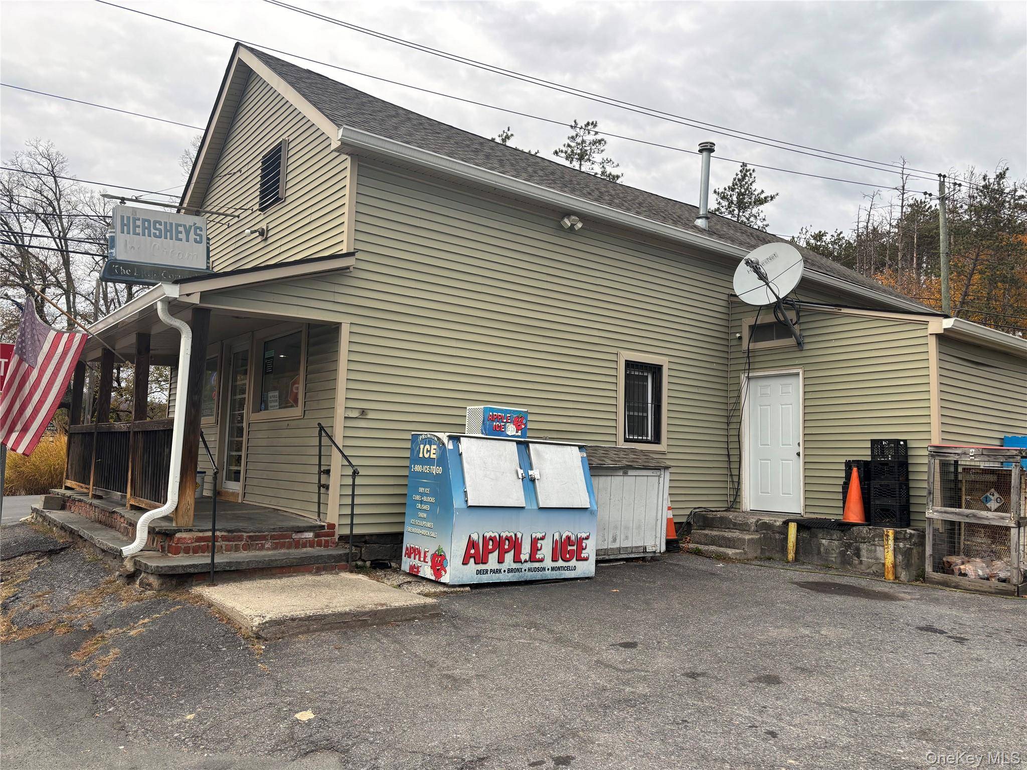 3 Hamilton RD, Pine Bush, NY 12566