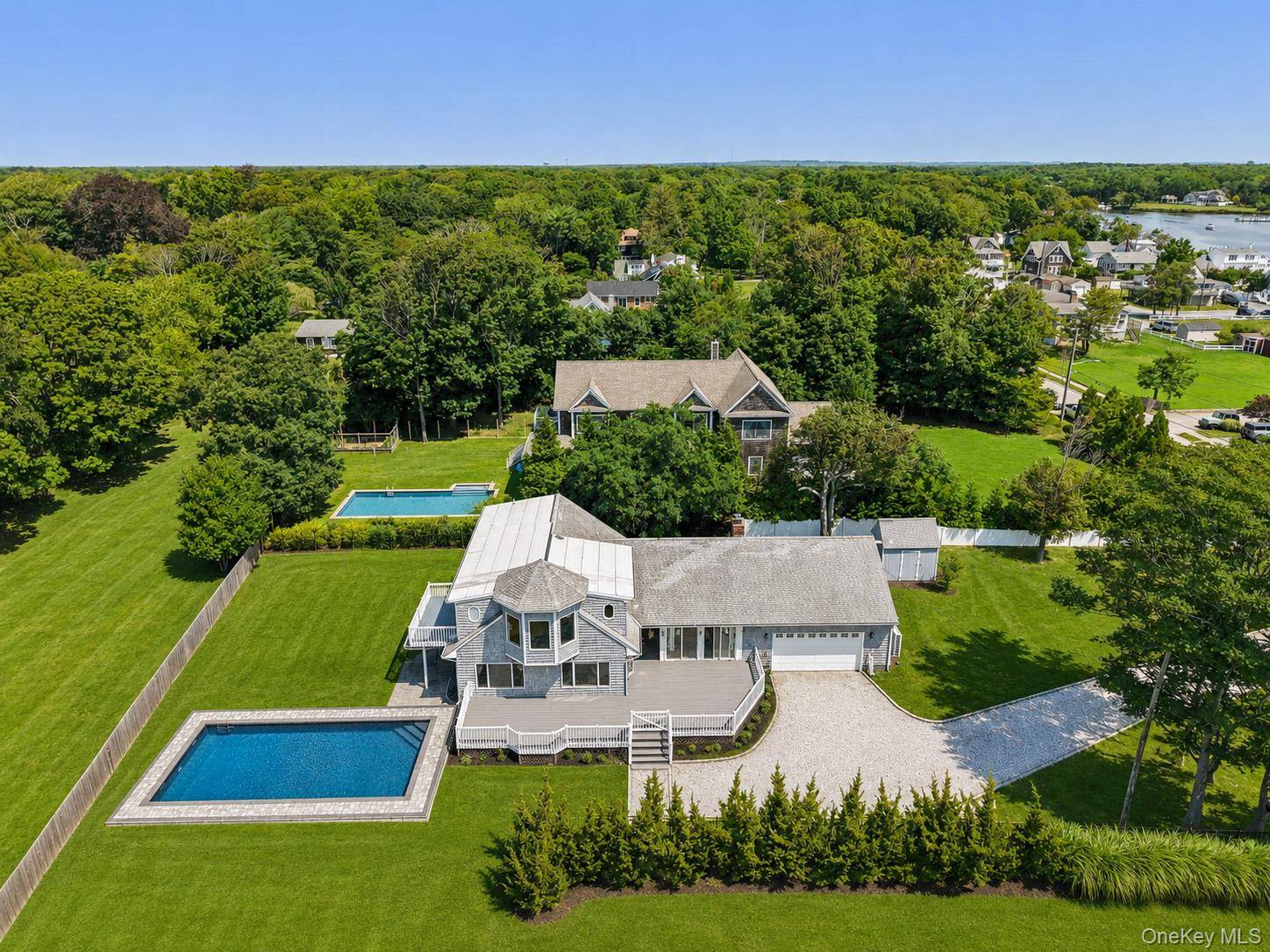 140 Ocean AVE, Center Moriches, NY 11934