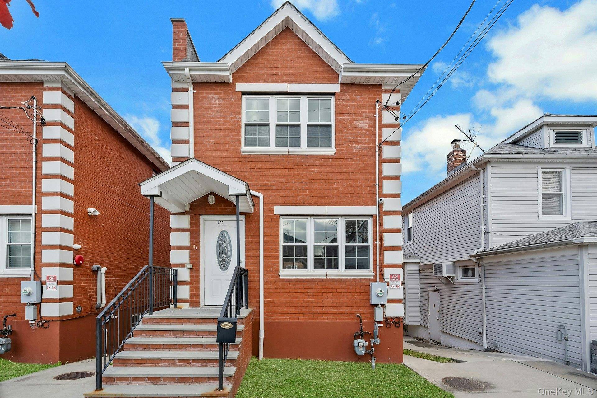 820 Hollywood AVE, Bronx, NY 10465