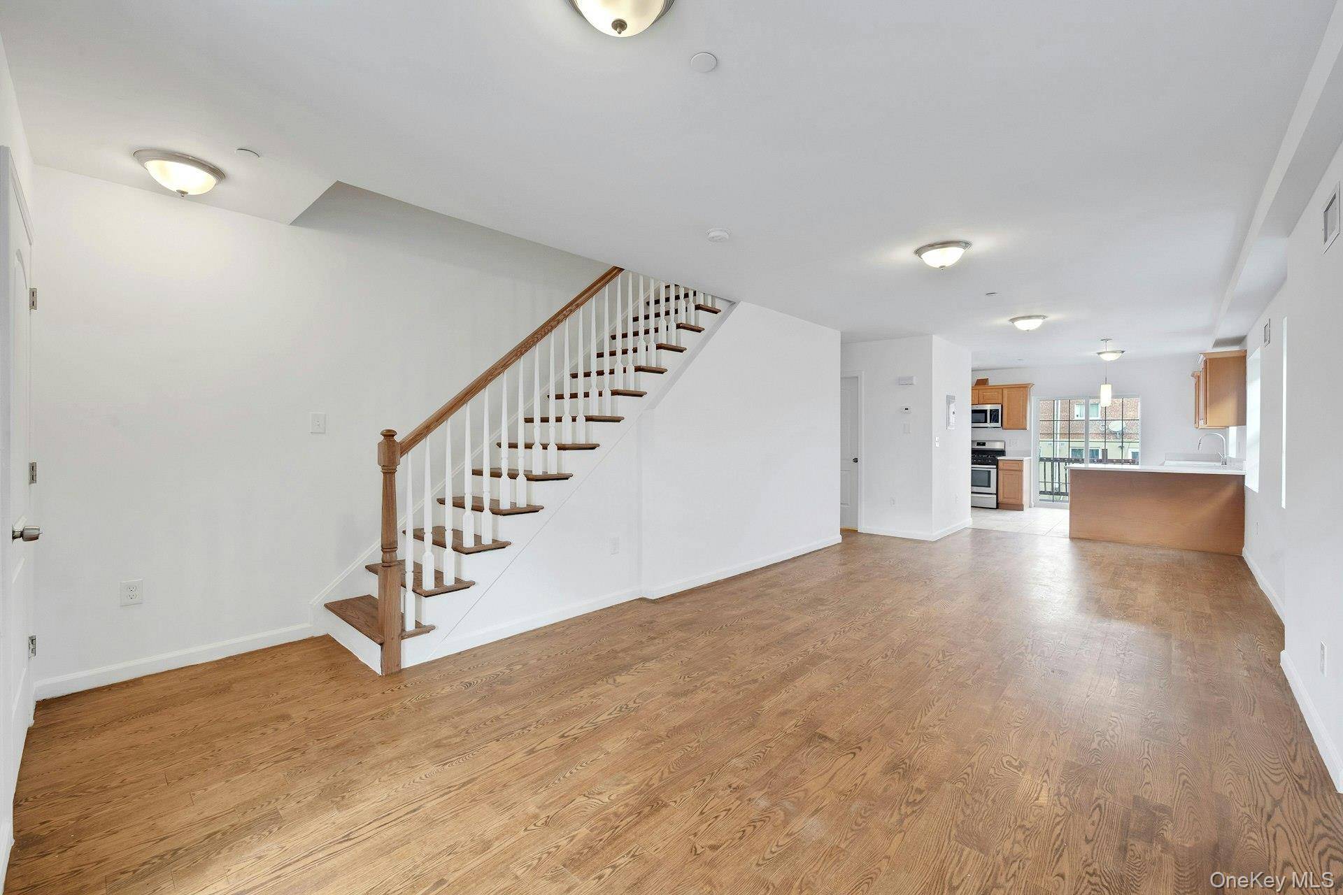 820 Hollywood AVE, Bronx, NY 10465