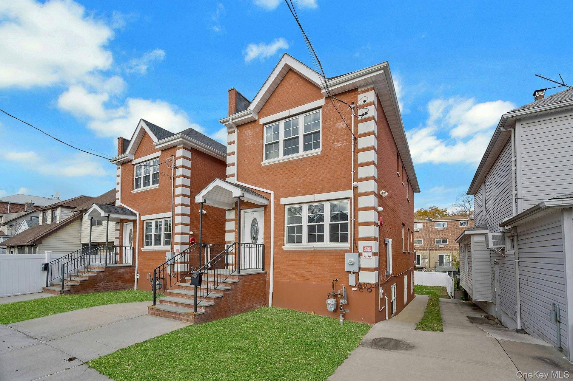 820 Hollywood AVE, Bronx, NY 10465