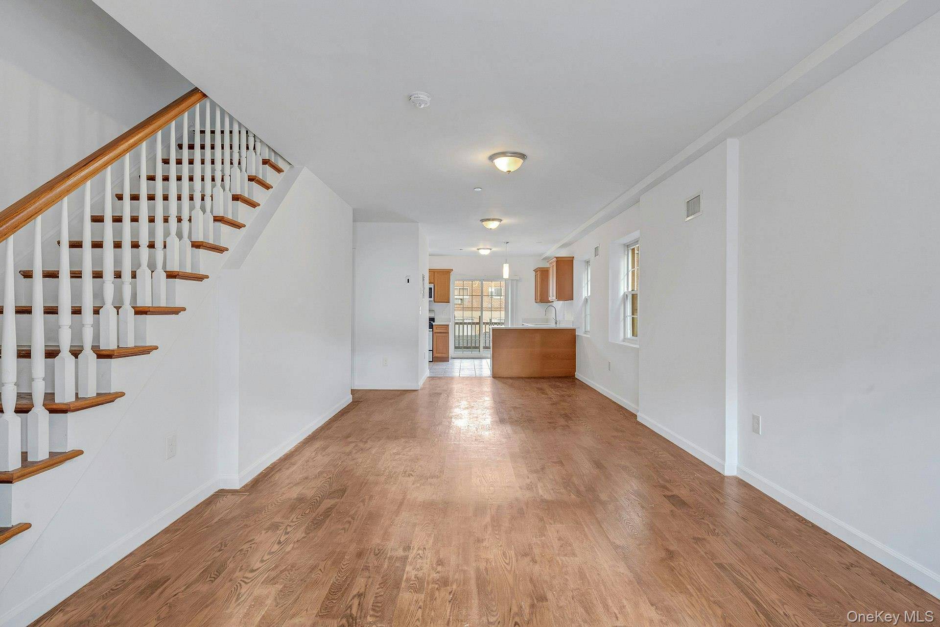822 Hollywood AVE, Bronx, NY 10465