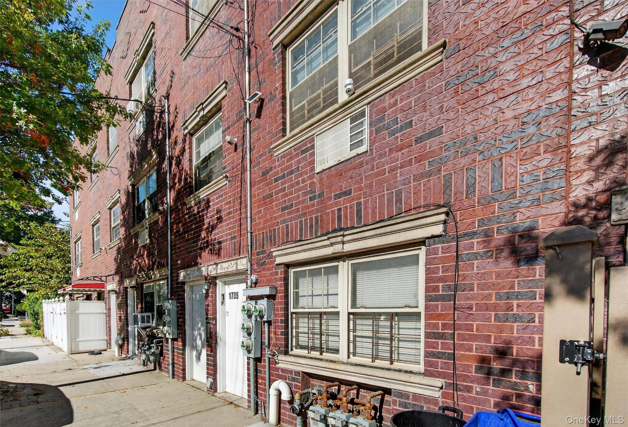 1735 Mansion ST, Bronx, NY 10460