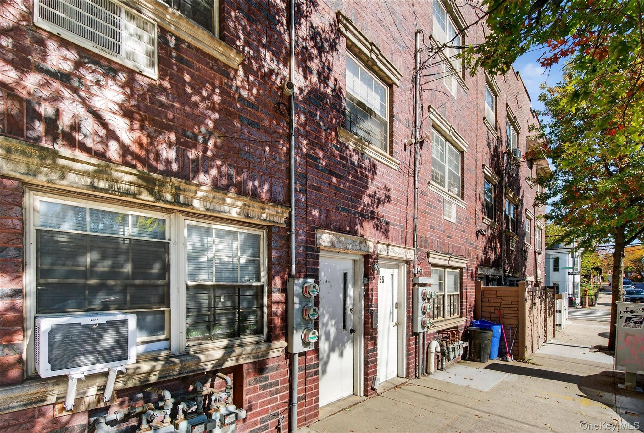 1735 Mansion ST, Bronx, NY 10460