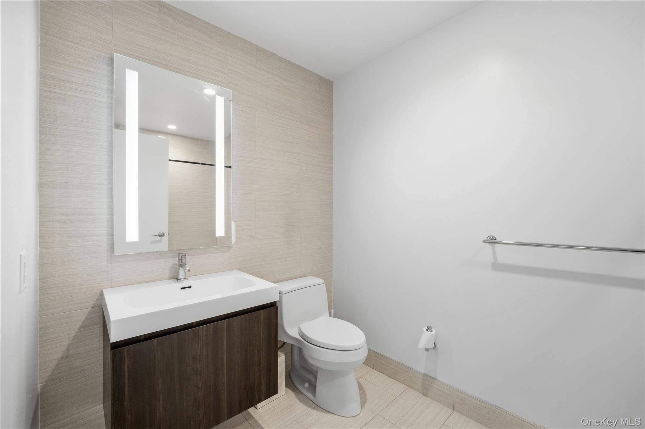13103 40 RD #11Q, Flushing, NY 11354