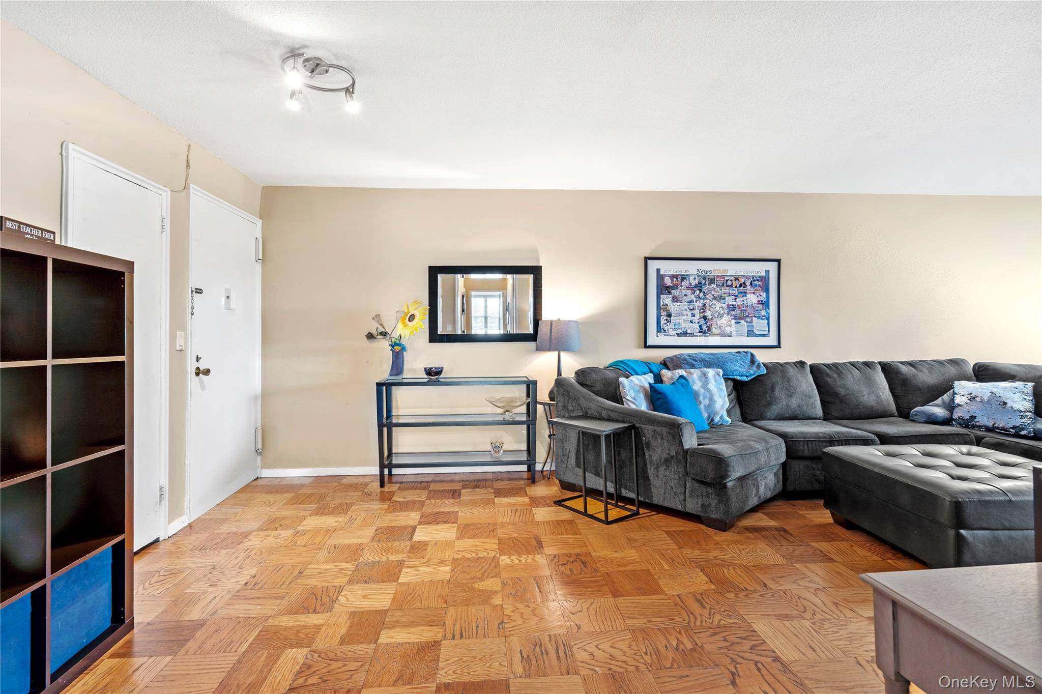 70-31 108th ST #7H, Forest Hills, NY 11375