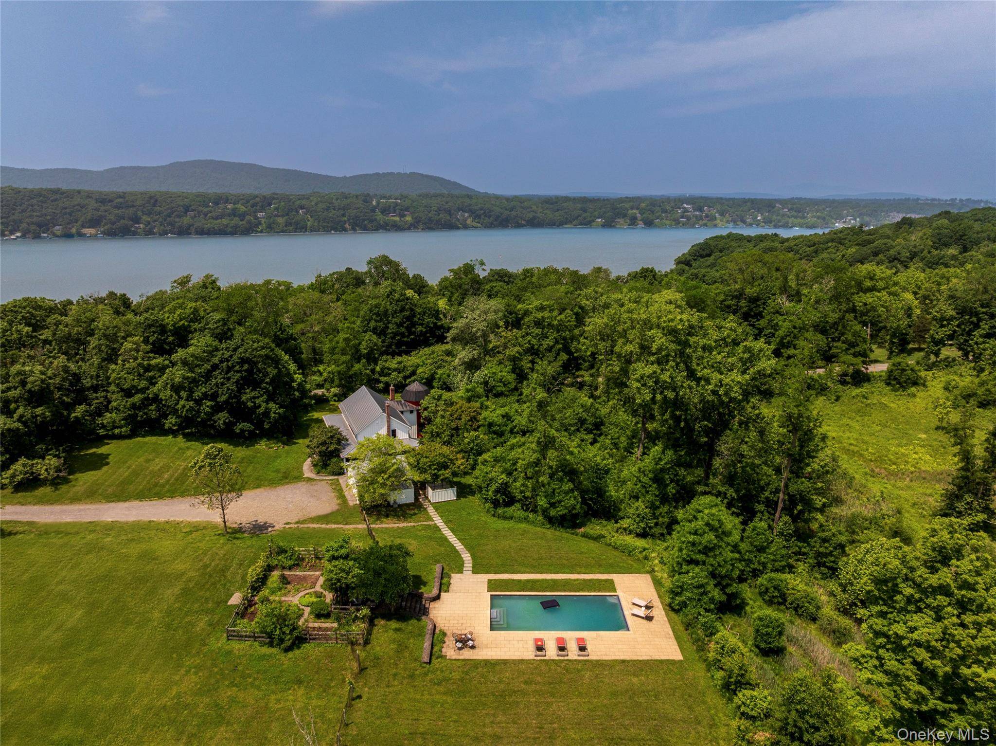 243 Morton RD, Rhinebeck, NY 12572