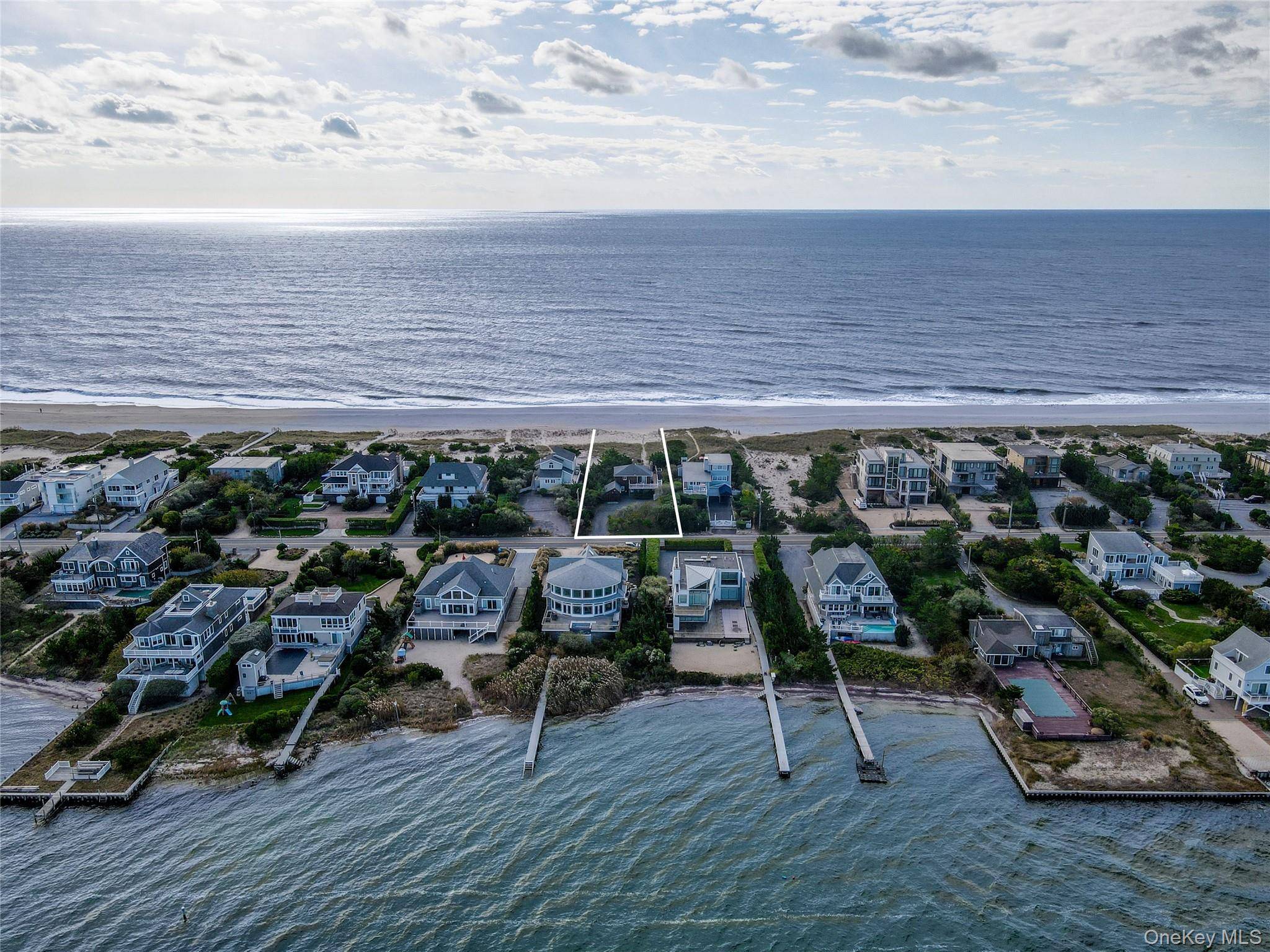 645 Dune RD, Westhampton, NY 11977