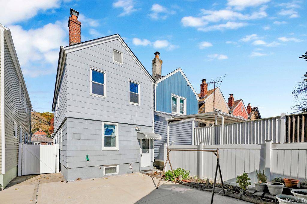 10222 85th AVE, Richmond Hill North, NY 11418