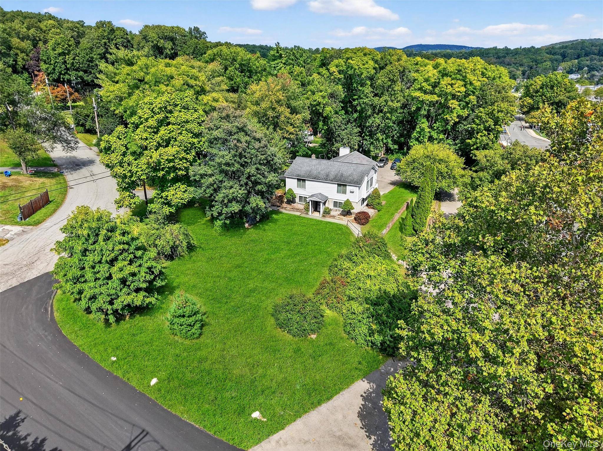 2 Renee Gate ST, Cortlandt Manor, NY 10567
