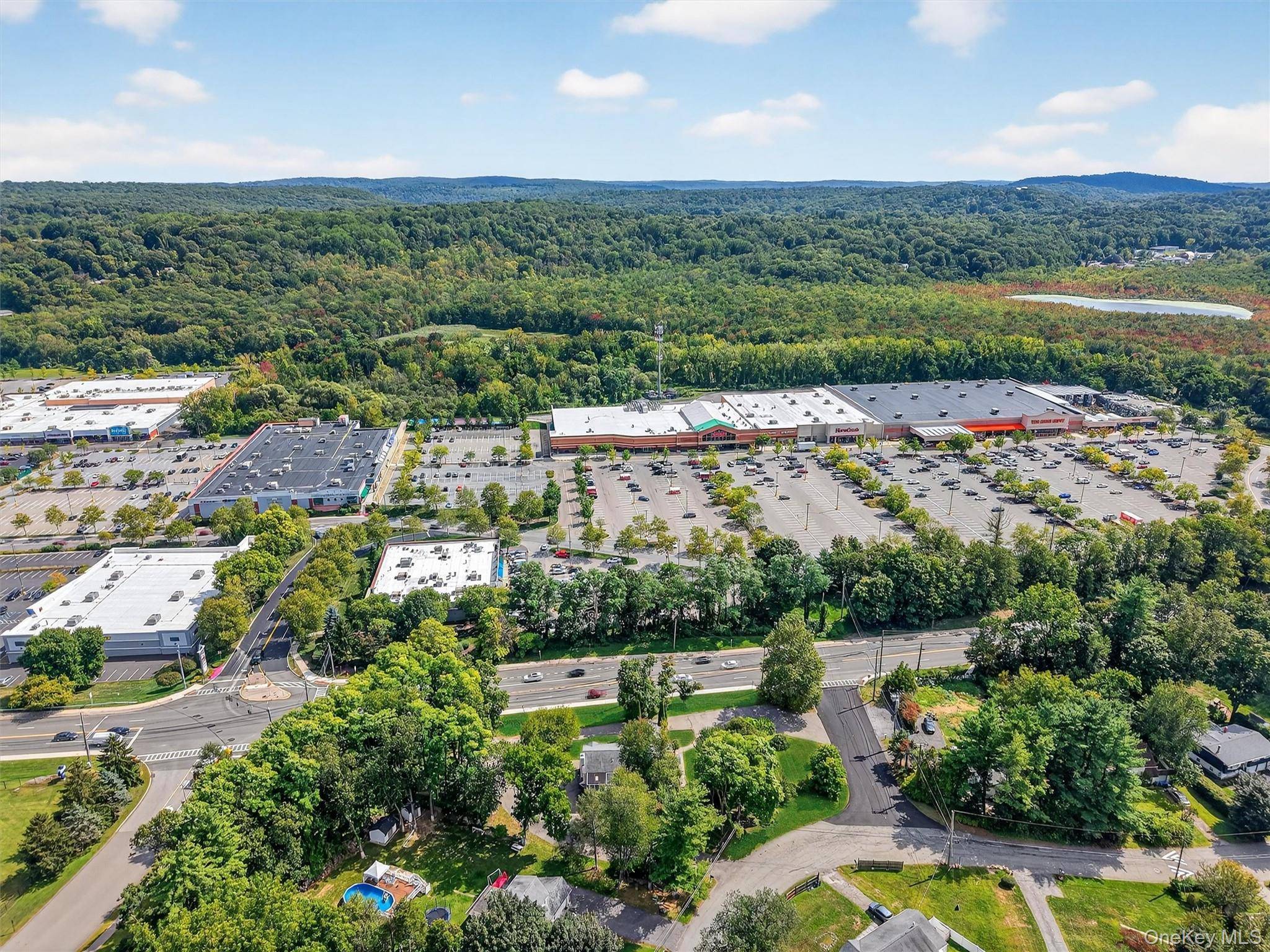 2 Renee Gate ST, Cortlandt Manor, NY 10567