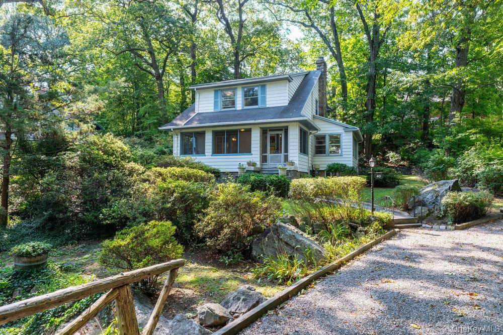 40 Pine Brook DR, Larchmont, NY 10538