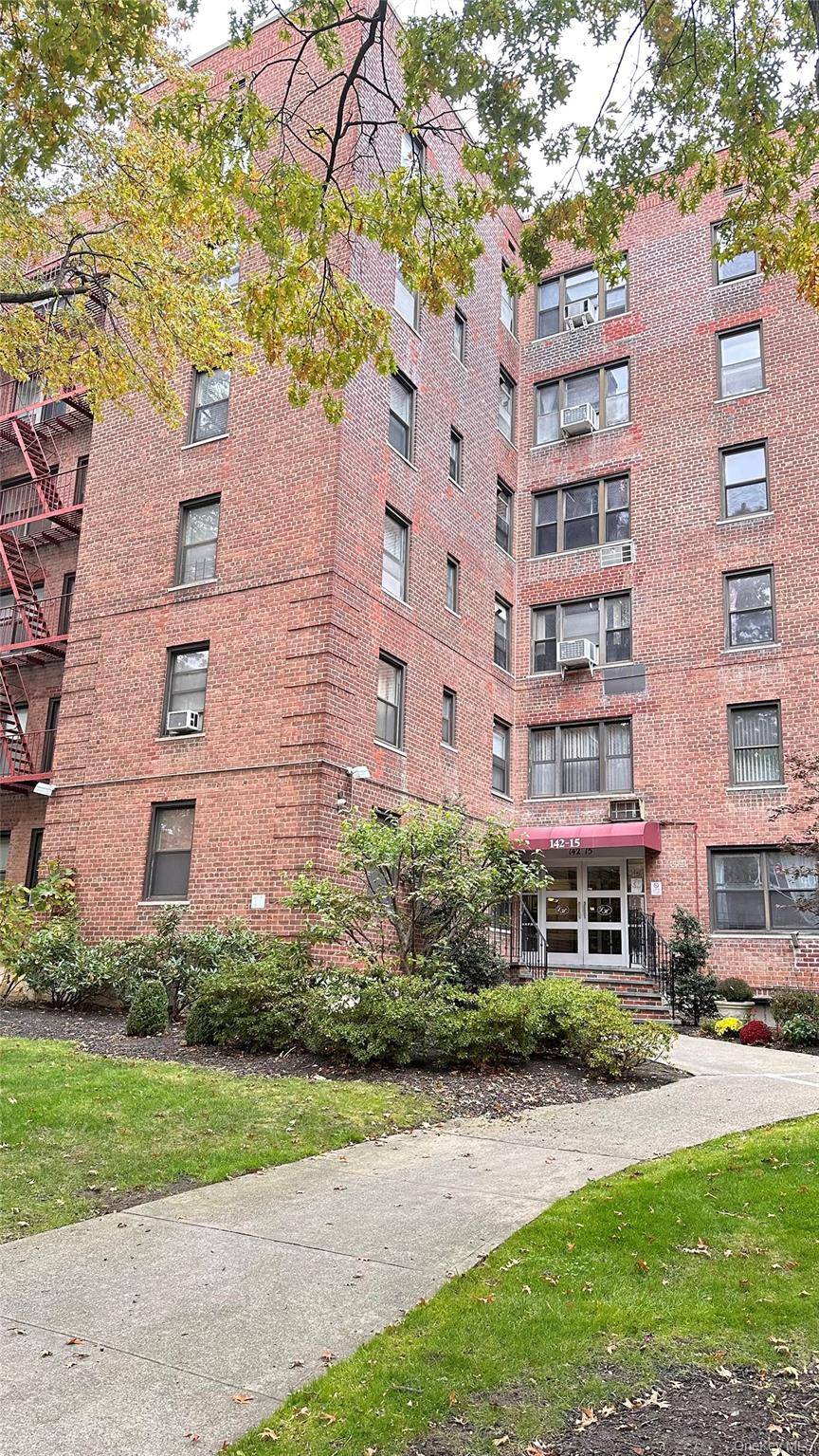 14215 26th AVE #5F, Flushing, NY 11354