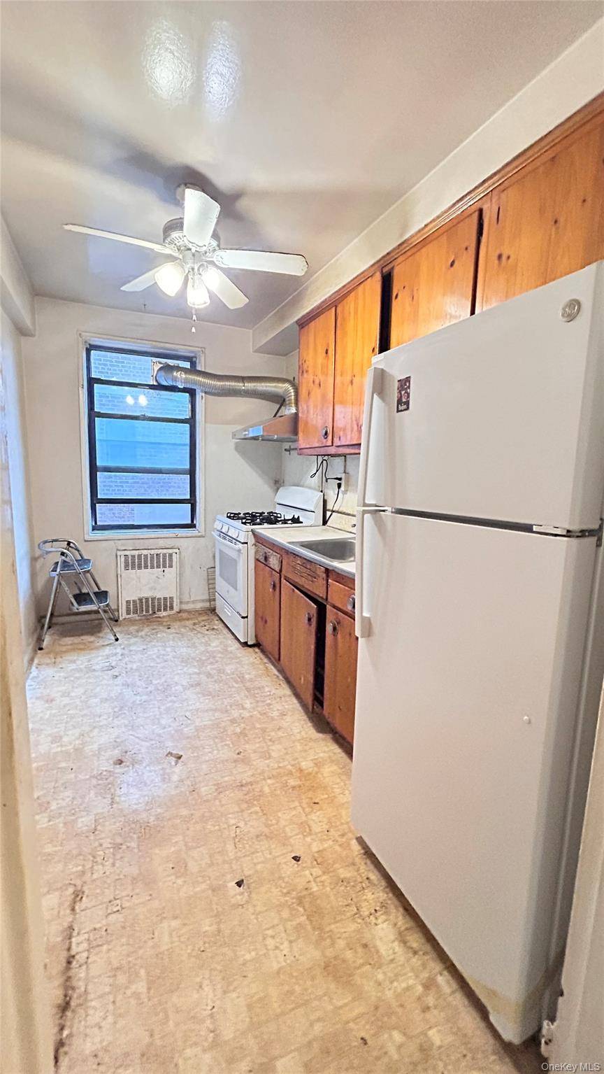 14215 26th AVE #5F, Flushing, NY 11354