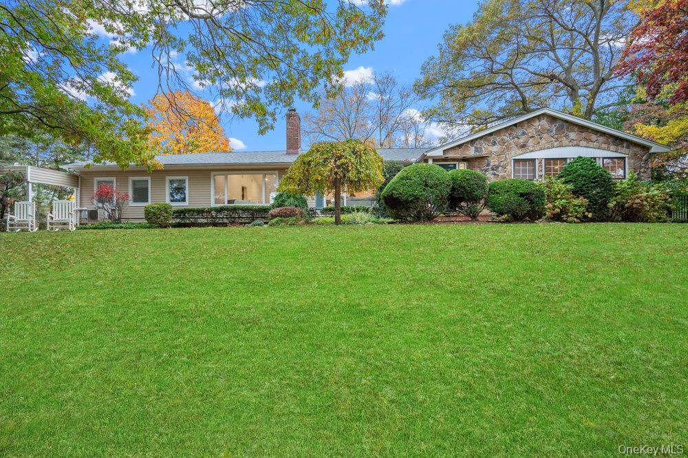 28 Elm ST, Woodbury, NY 11797