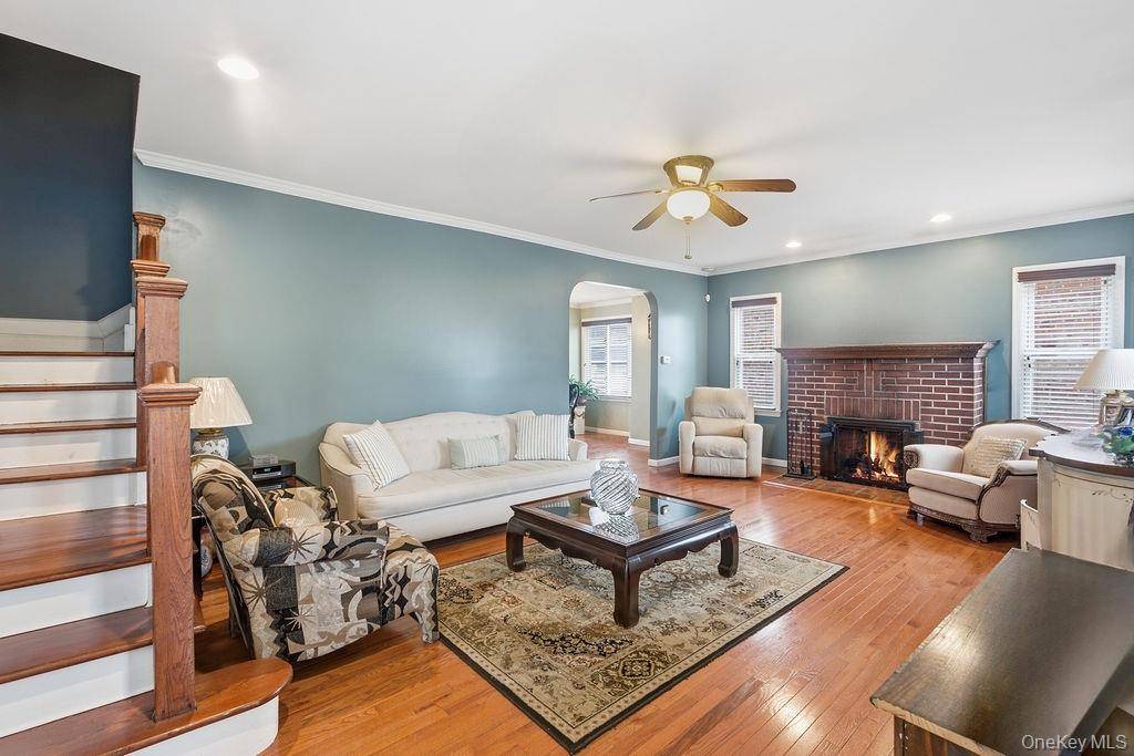 160-36 99th ST, Howard Beach, NY 11414