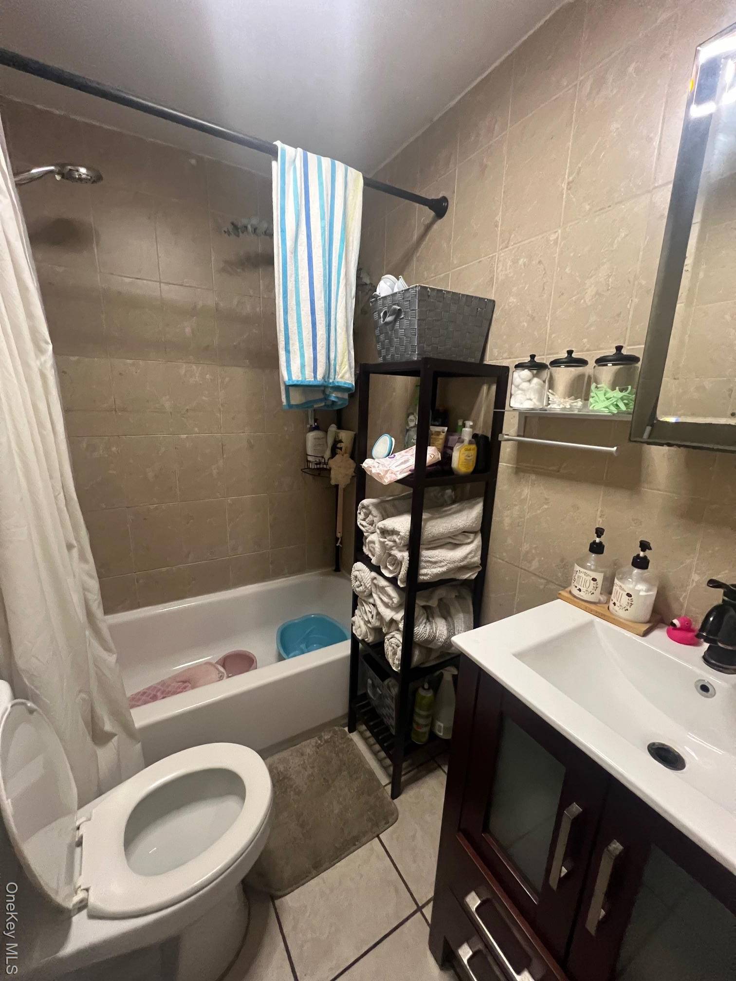240 Oakley AVE, Hempstead, NY 11003