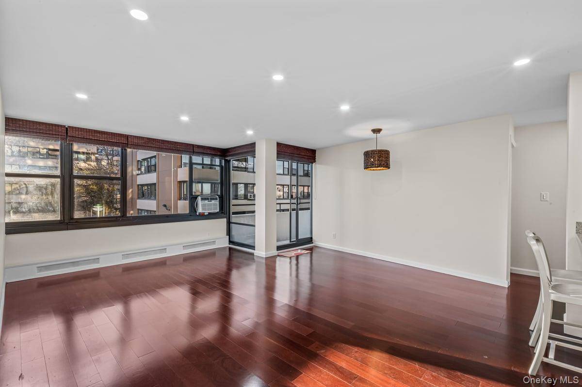 168-11 12th AVE #3D, Beechhurst, NY 11357