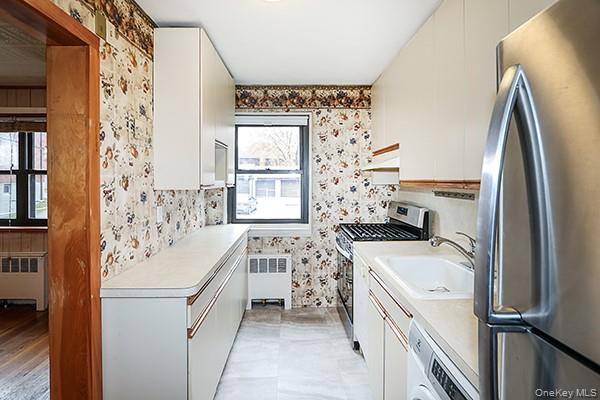 57-54 244th ST #Lower Unit, Douglaston, NY 11362