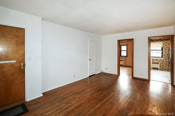 57-54 244th ST #Lower Unit, Douglaston, NY 11362