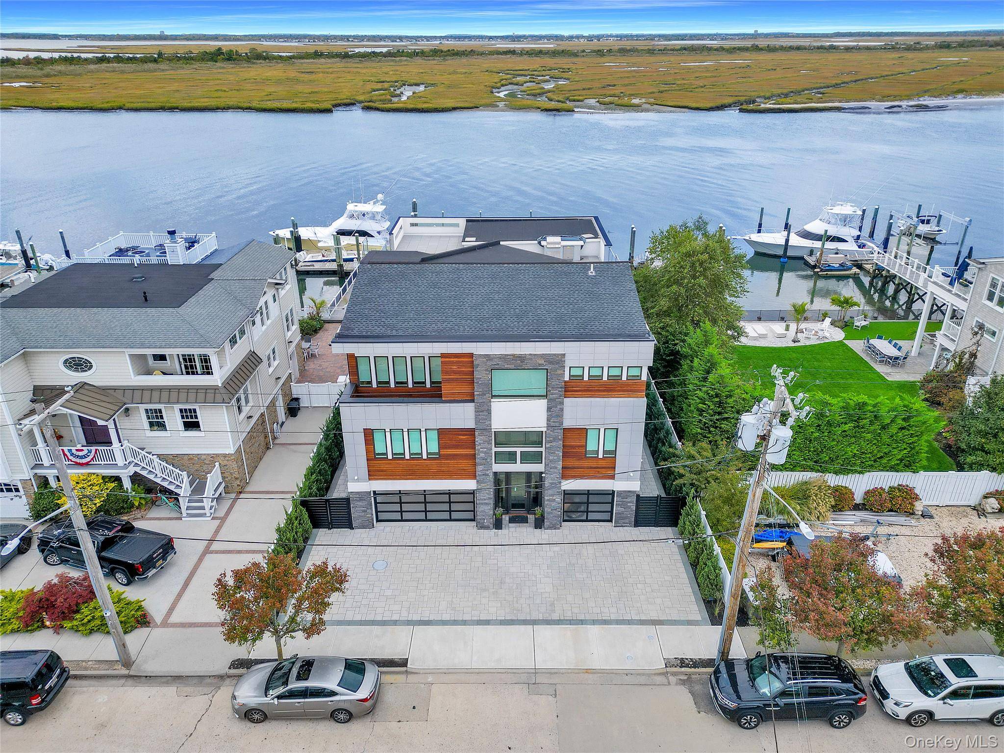 44 Bayside DR, Point Lookout, NY 11569