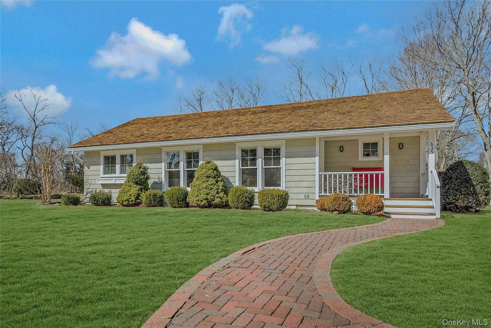 635 Strohson RD, Cutchogue, NY 11935