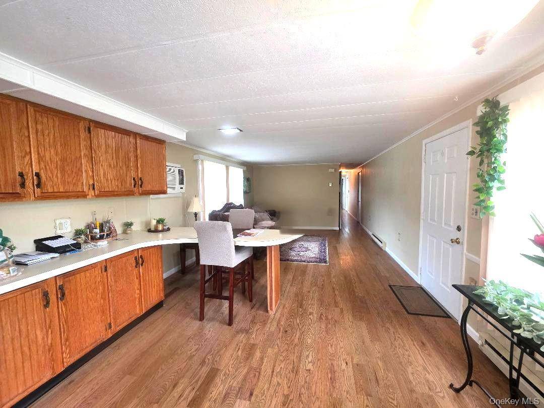 19 Dogwood LN, Manorville, NY 11949