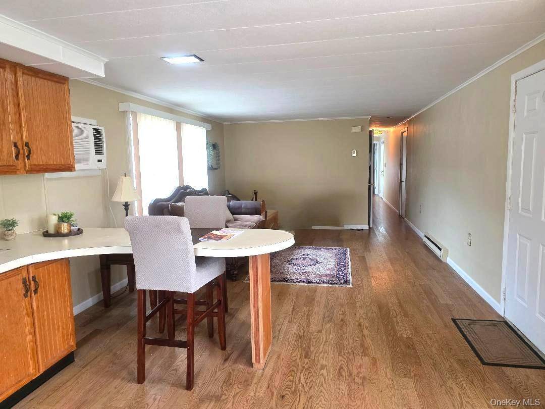 19 Dogwood LN, Manorville, NY 11949