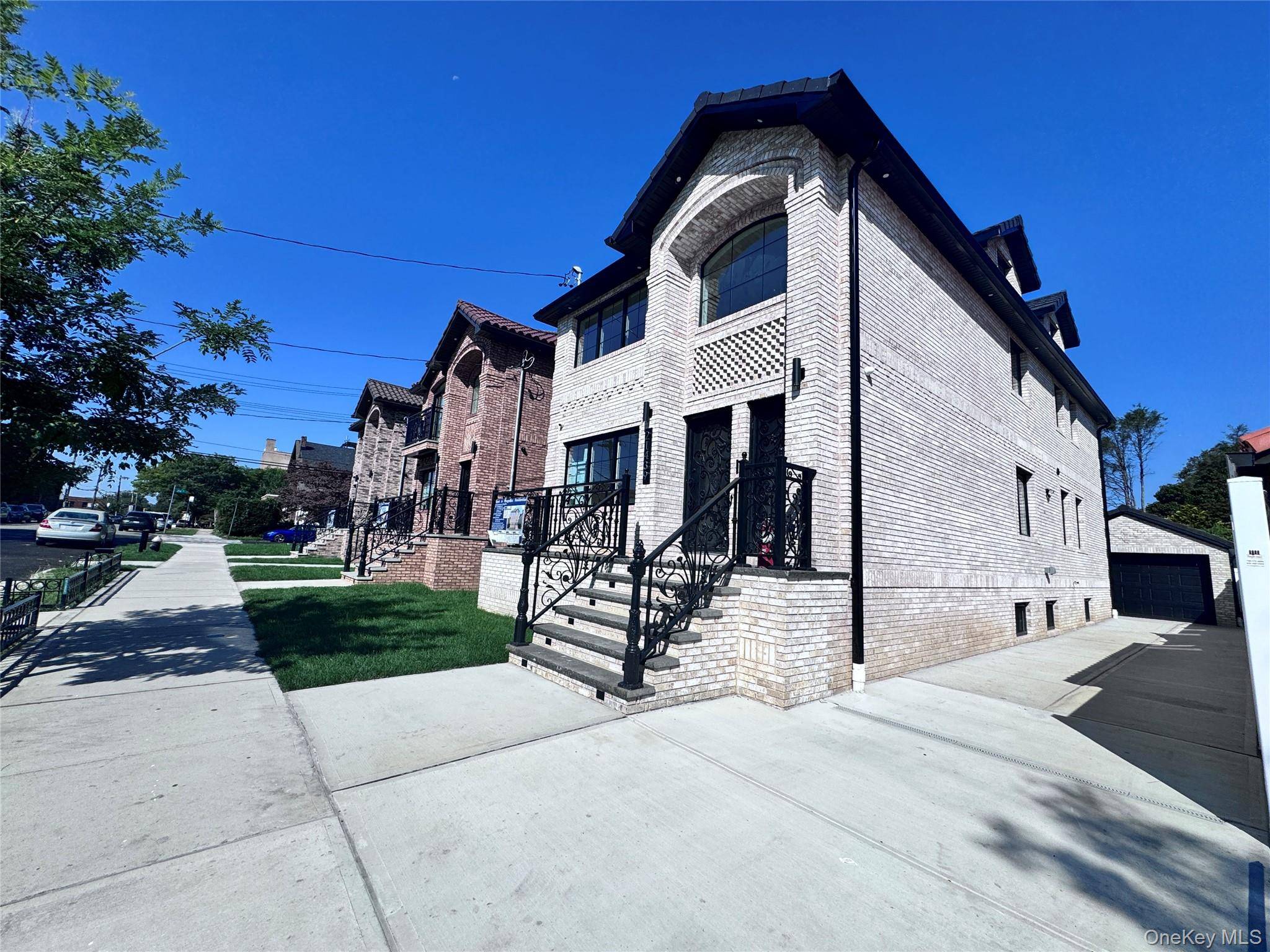 214-39 39th AVE, Bayside, NY 11361